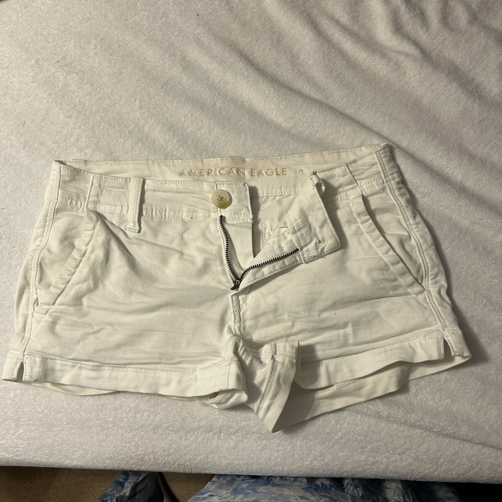 American eagle size 4 white jean shorts